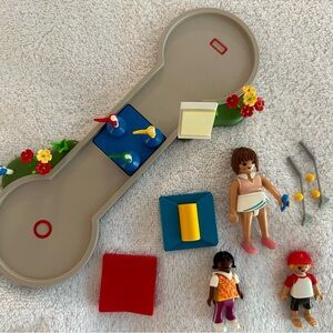 Playmobil 70092 - Family Fun Mini Golf Playset (99% complete)
